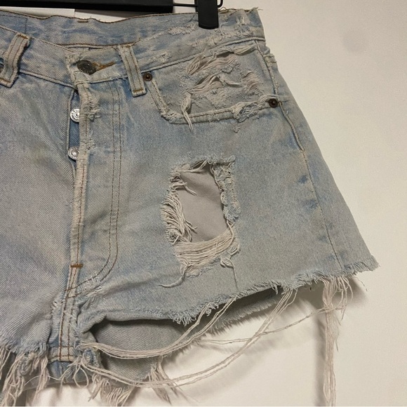 Vintage Levi's 501 distressed raw hem high rise Button Fly Light wash Size 29 - Picture 7 of 7